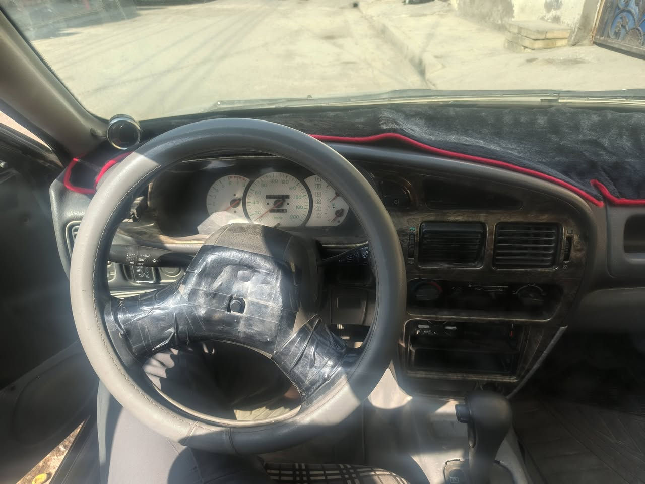 سلام عليكم للبيع براتون موديل 2004   كير اوتماتيك السياره ماناقصها اي شي من كير او محرك و حداديهه
ناقصهة  كمبريسر منضومة التبريد كلهة مشتريهة جديدة وراديتر جديد باتري جديد صار اقل من شهر وصل ضمان ويا رقم السياره بغداد باسمي تحويل مباشر  عارضهة ٣٥ وبيهة مجال 
***********
***********
