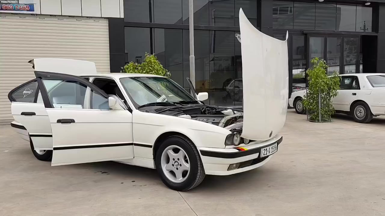 سلام عليكم للبيع بي ام حجم 520 موديل 91 محرك كبس گير عادي جامات كهربائي  سنويه جديد ل29 گير محرك بشرط حداديات جديد تخم تاير جديد كهربائيات كله يشتغل سعر 48
عنوان كلار 
لتواصل ***********

بو فروشتن بي ام 520موديل 91 مه كينه كه بس گير عادي سه نه ويه تا 29تازه يه تاخم پيش ودواي تازه يه جوار تايه تازه كاره بايي هه موو ئيش ئه كا سلايته نر خي 48
له كه لاره

***********
