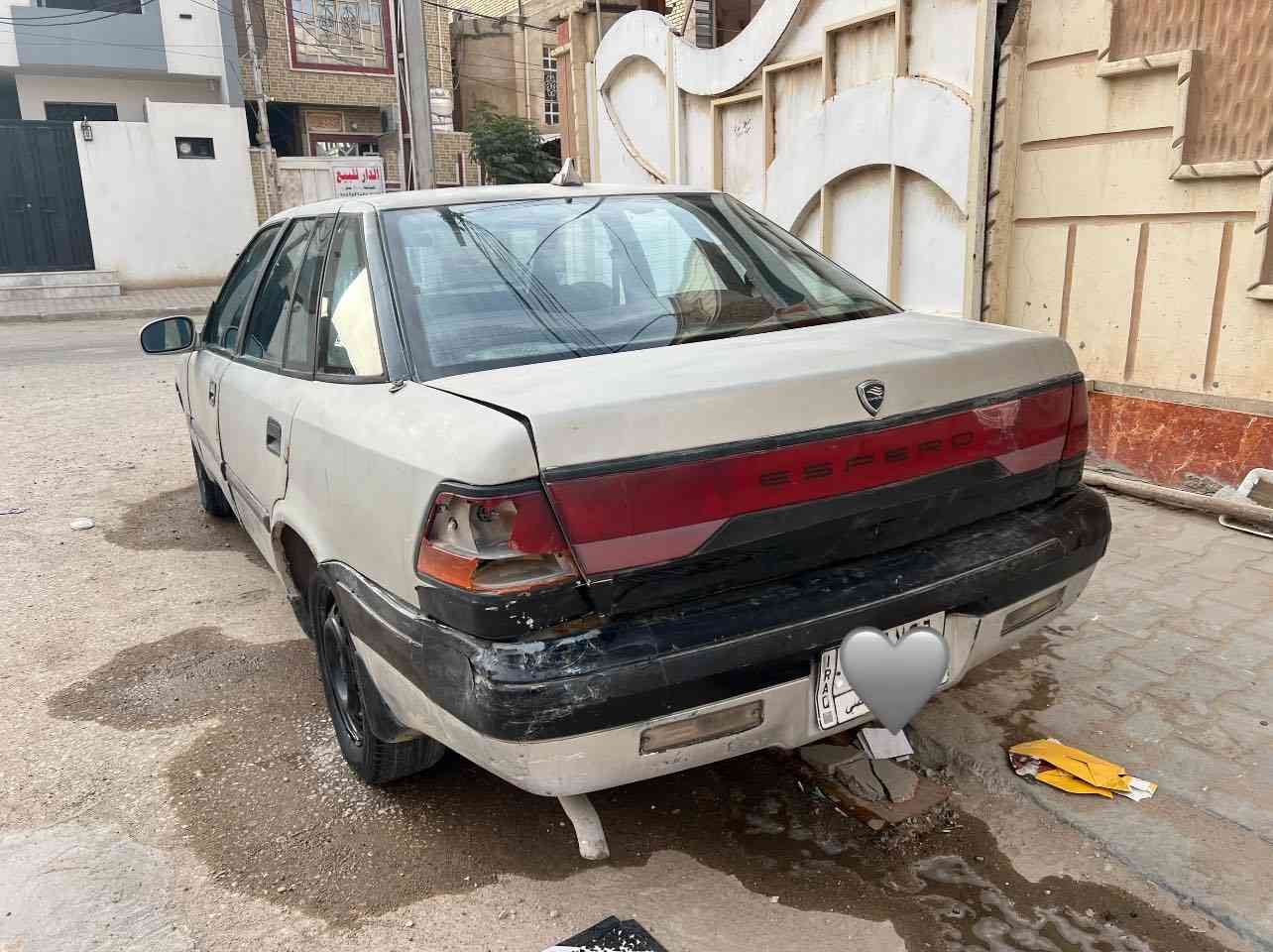 سياره للبيع دايو اسبيرو مديل 1993
كير اتماتيك محرك جديد حداديه جديده 
سياره بديها كلش حلو مابي خياسات بيها بس هاي ضربا يم البكلايت الخلفي سنويا جديد لل 2028 السياره بسم لوالدي 
سعر السياره 24 وبيها مجال بسيط الاستفسار الاتصال علئ هاذا الرقم ***********
