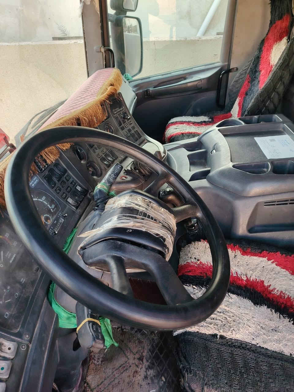 سياره سكانيه موديل 2004 سياره مكفوله كفاله عامه سنويه لل 29   () ***********
