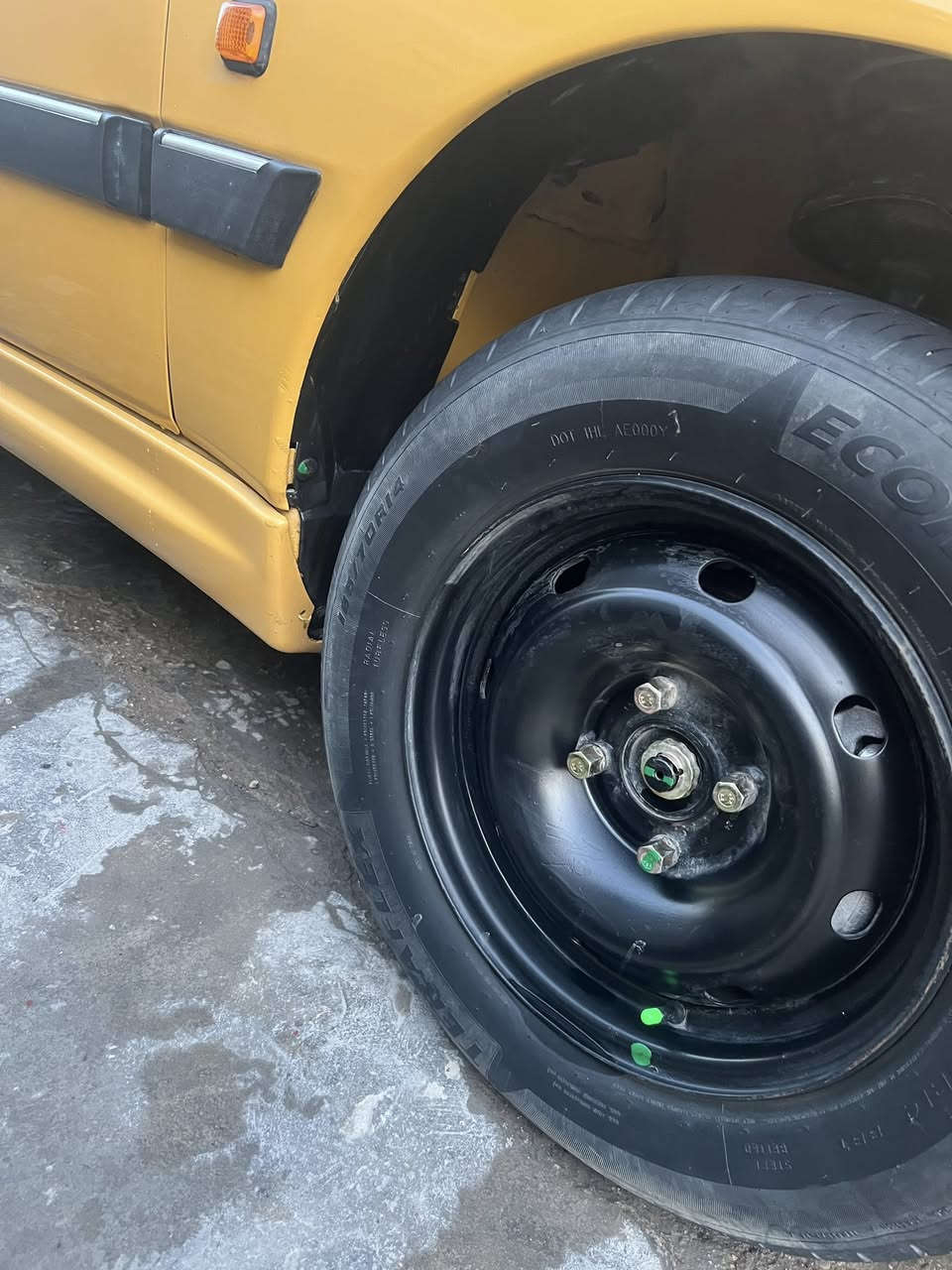 سلام عليكم العزاز بيجو بارص ١٥سياره على اخير حبايه مكفوله عام من عده اهلال واحد والباقي مكفول عام تبريد تتفئة دوشمه زوج تواير صدر كله جديد سياره مامشتغل بيهة تكسي والله معروضه ب٥٢وبيهة مجال للطيبي ***********
