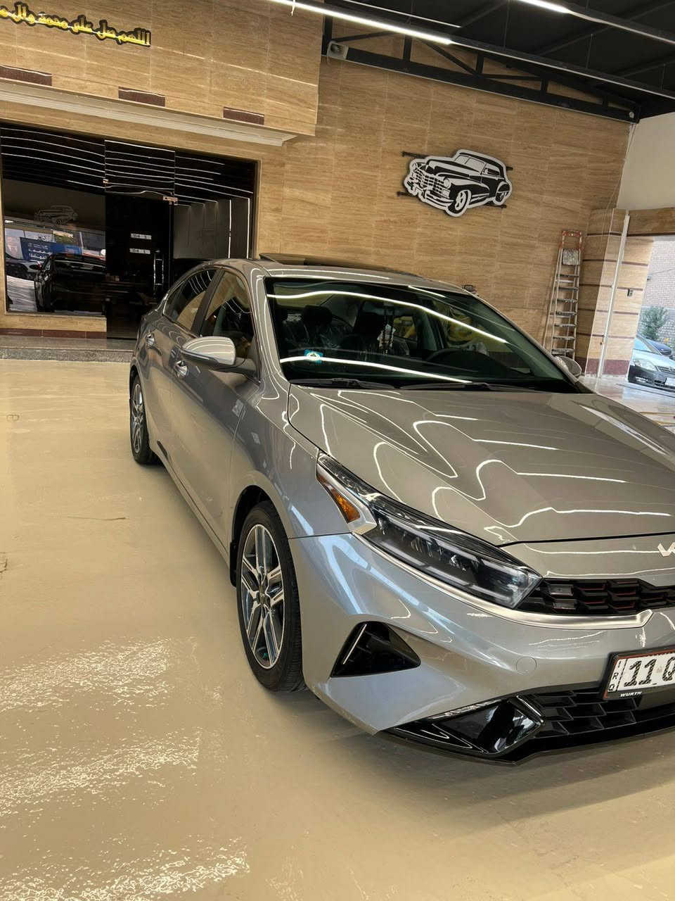 للبيع كيا فورتي فووول مواصفات موديل ٢٠٢٣ وارد امريكي ماشيه ٢٠ الف  محرك ٢٠٠٠ دوش حادث خفيف البابين صفحه السايق وشويه بالبنيد والدعاميه ومبدلات نفس اللون  بدون دواخل شرط البابين صبغ والذيل الجاملغ فقط  ايرباك برده وستيرن فقط وصور الحادث موجده السعر ١٦٥ وبيه مجال  مكاني بغداد للإستفسار ***********
مواصفات 
بصمه 
فتحه سقف
هندبريك بصمه
شحن لاسلكي
رادارات جانبي وتحديد مسار 
جنطه ذكيه
وبعد بيه هوايه مواصفات
