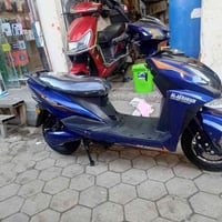 شحن كهربائي • ٦ بطاريات • الرمادي شارع الباسكلات