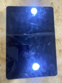 آيباد ٩ • ٦٤ جيجا • بطارية ٩٣٪