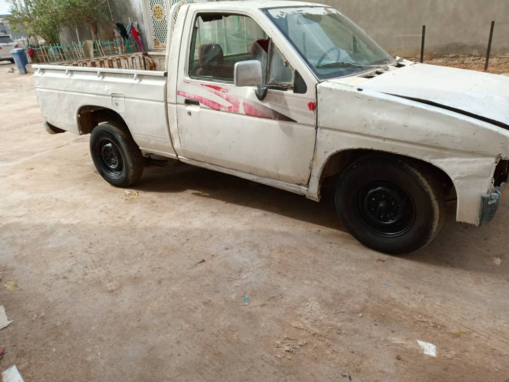 سلام عليكم بيكم نيسان بلاديه سياره  موديل 93 رقمه الماني نجف سنويه عاج مكينه بلاديه كير اوتوماتيك كهربيات كله    شغاله شاصيه  نضيف لا لحيم ولا طاط جاهزه سياره سعره 17 ورقه بيه مجال حك جيه المكان بصره معقل ها ذ رقمي *********** البصرة, العراق
