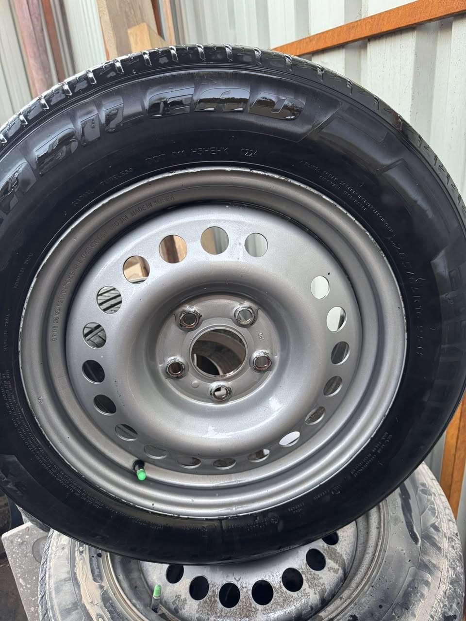 السلام عليكم تخم ويل مصبوغ جديد  وتاير  نتاج 24 حجم 16  البيع مكاني نجف *********** السعر 200
