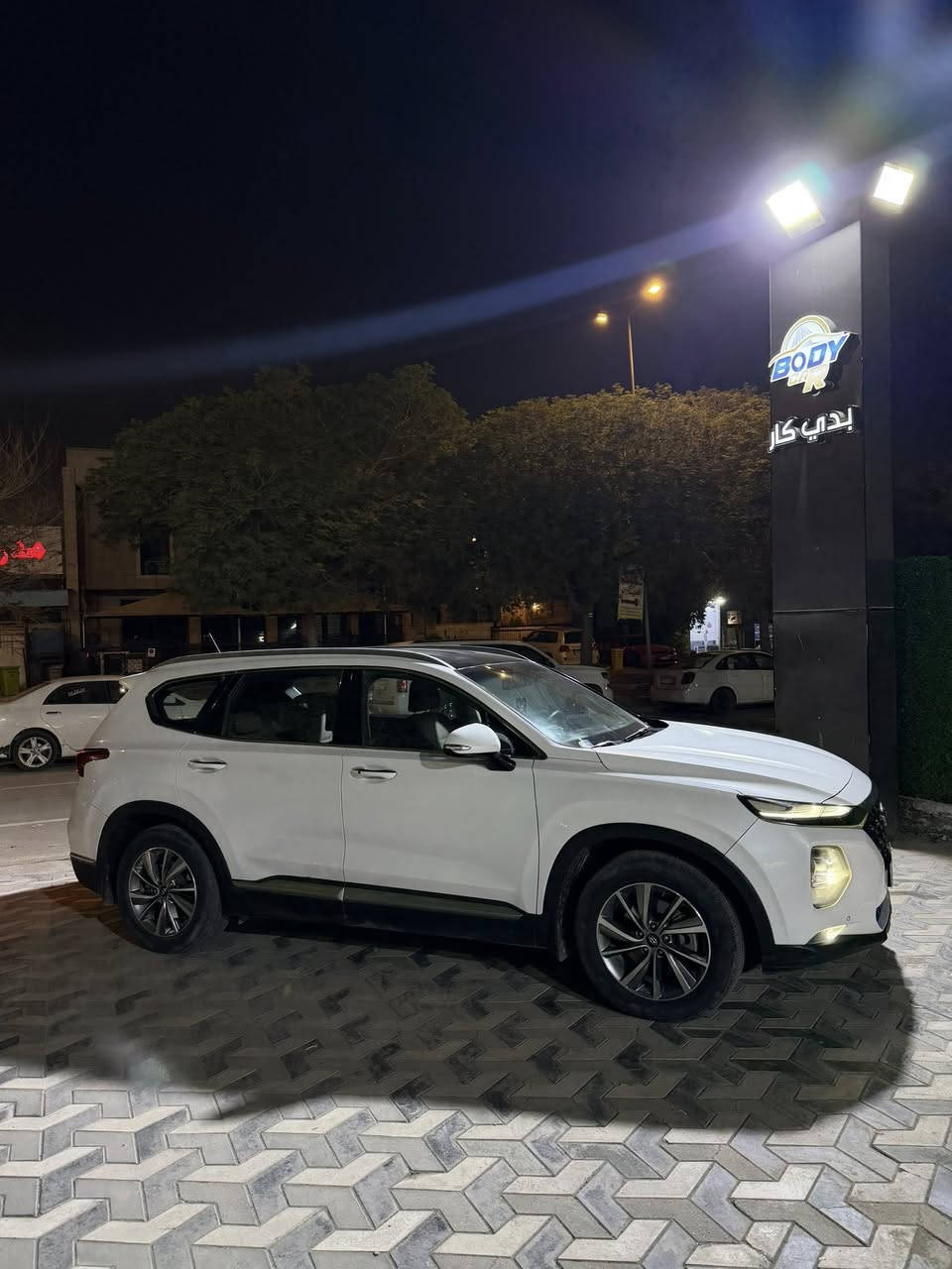 سنتافية موديل ٢٠١٩ خليجي
٧ راكب ٣ قطع تبريد 

٤ سلندر 

كشنات كهرباء بصمة ابواب وتشغيل 

مري شفط 

كامرة خلفية 

(السيارة بيها تقشير صبغ )

رقم اربيل بأسمي تحويل ثاني يوم
*********** مكاني بغداد الطالبية 
سعر ١٧٠ ورقة
