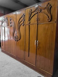 صاج • ٦ أبواب • جاهز للمفتاح