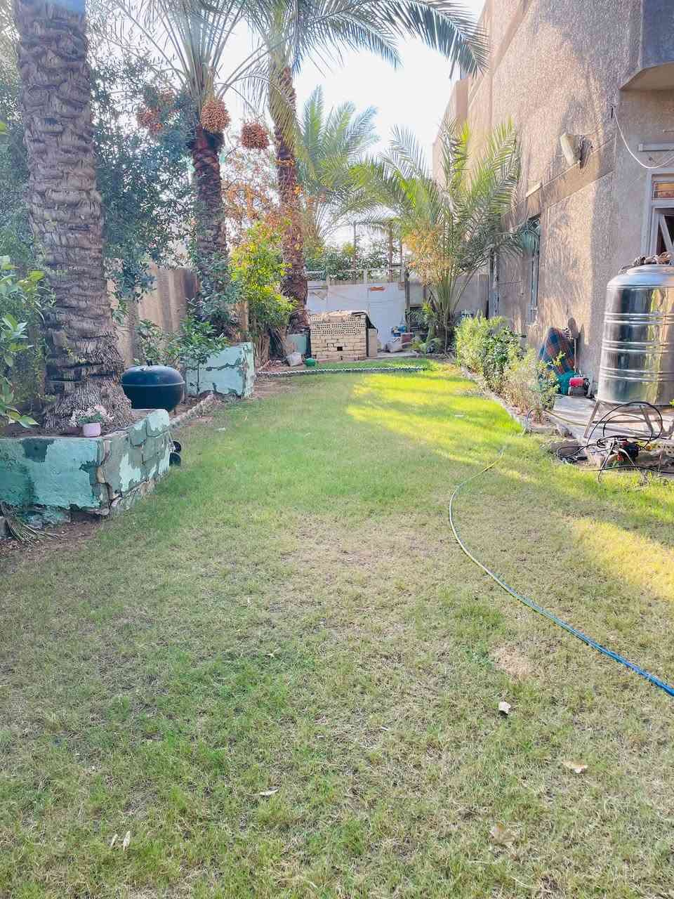 🔹للبيع بيت سكني جاهز 🔹
📍الموقع [البلديات-اليوان-المربع الذهبي]

🏠المساحة[300متر+تشجير جانبي100متر]

📐الواجهة والنزال[20x15]

🛏️عدد الغرف[7غرف نوم]

🛁عدد الحمامات[5]

✅طابو صرف/سند ملك صرف

📞للاستفسار ***********
