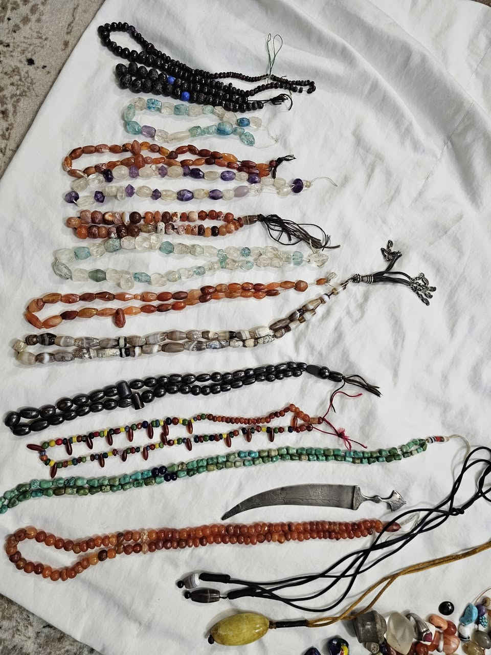 احجار  ومسابح للبيع للأسفسار عن السعر 
المرسله على الخاص


**إذا كنت صاحب هذا الإعلان وتريد حذفه لأي سبب، رجاءا أرسل رسالة إلى الدعم الفني**