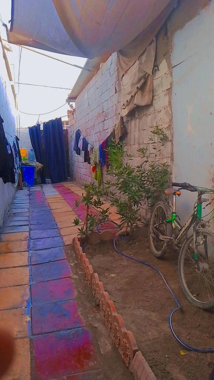 السلام عليكم بيت للبيع تجاوز في بغداد البنوك شارع الفتلاوي مجمع الزهراءع س البيت يحتوي على غرفتين عگاده والستقبال ومطبخ سندويش حمام مشترك ترك حوش جبير مي ڪهرباء مجاري كلهن اصولي مدارس سوك مستشفى مجمع طبي كلشي متوفر قريب عليك البيت سعره 27وبي مجال ࢪقم  ***********
