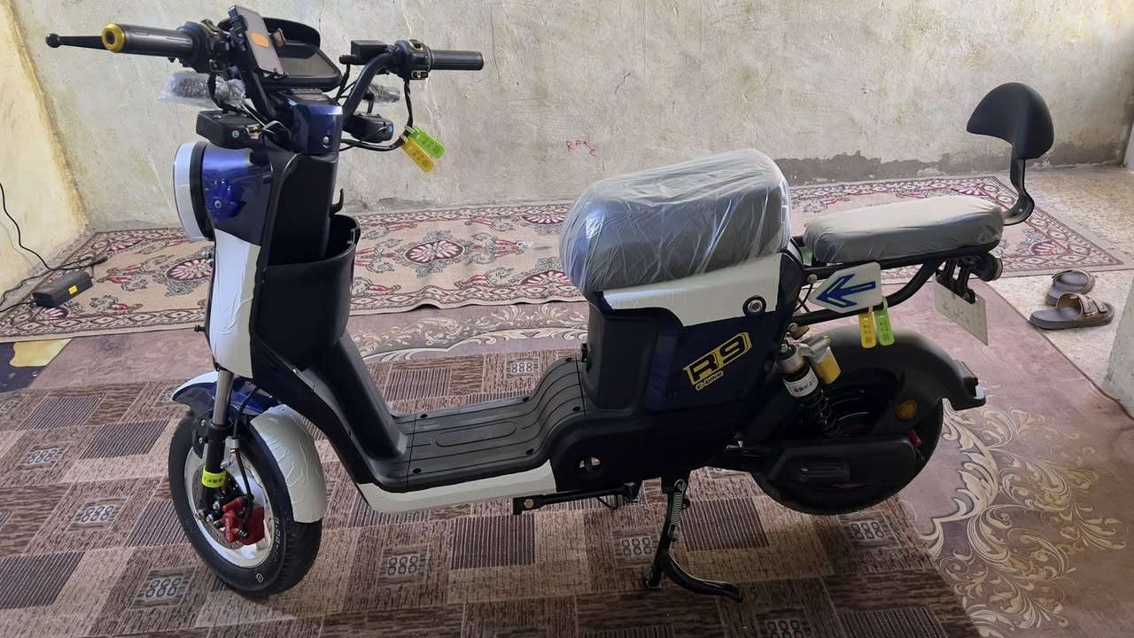 دراجه R9 للبيع والله العضيم بعده جديده اخت الزيرو كلشي بيه شغال المواصفات /مرايات / سله اماميه / بايدر/ بلوتوث ربط عله الموبايل/ دبل اشاره/ انارات نشرات / لايت زنون عالي ناصي/4 نمره / اشاره يمنه يسره/ نضام الR الرجوع للخلف/هورن عالي / للتواصل *********** السعر 400 قفل قفل 🔒
