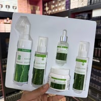 لارا ياسر • مستحضرات تجميل