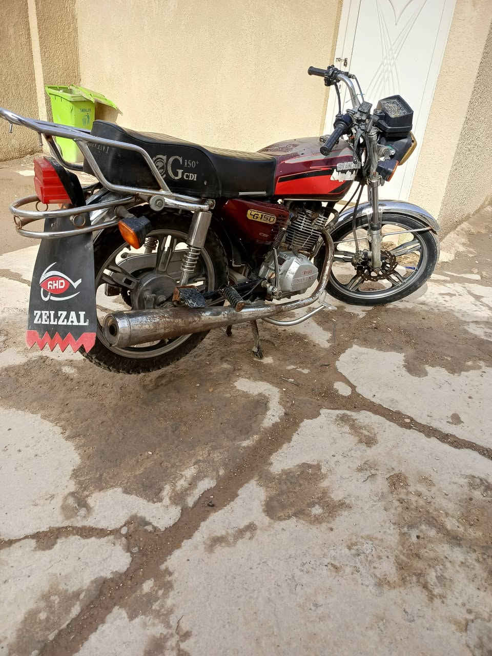 إسلام عليكم كل عام وانتم بألف خير 
سيفان 5 كير 
موديل 2020
الدراجة نقصها بس ربط كهربائيات للعلم كلشي شاده الها جديد  تصرف 10الاف بزايد اوراقها موجوده 
السعر: 300الف وبيها مجال 
العنوان: ديالى_كنعان
الهاتف: ***********
