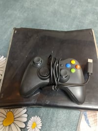 عندي ابيلي اكس بوكس معاه يده ناقصه بطاريه سعر البلي70 او بيه مجال  الر...