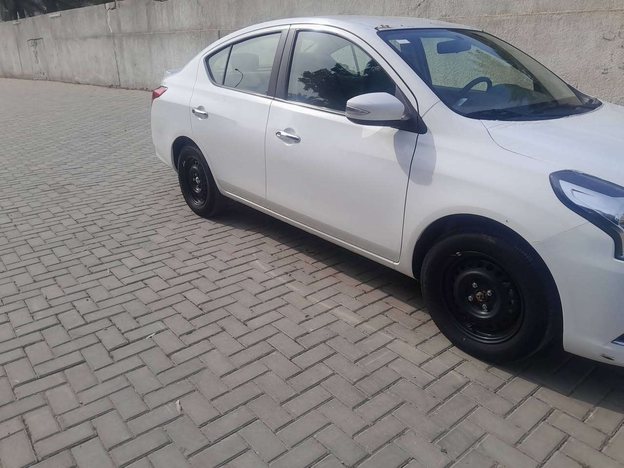 نيسان سني 2025
رقم اربيل وكالة او تحويل حاظر
السيارة جديدة جدآ ماشية ٣٨ الف استخدام شخصي

داخل بيجي
تبريد قطعتين
٤ جام كهرباء
شاشة + كاميرا بلادي 
تحكم ستيرن جهتين
اشاير بالمري
سبايدر خلفي
حساسات خلفية

العنوان بغداد السيدية
للاستفسار 
***********
