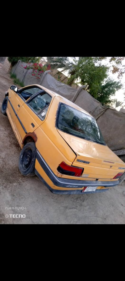 السلام عليكم
بيجو 405. رقم بغداد الماني مشروع وطني 
محرك كير اكسن كفاله 

عوزه فقط كهربائيات 
السنويه ضايعه وبيه إبلاغ 
مالكه موجود 
غرامه 220
ابيع كوم حديد 
مكاني بابل 
***********
سعر 8 وكله وراك
