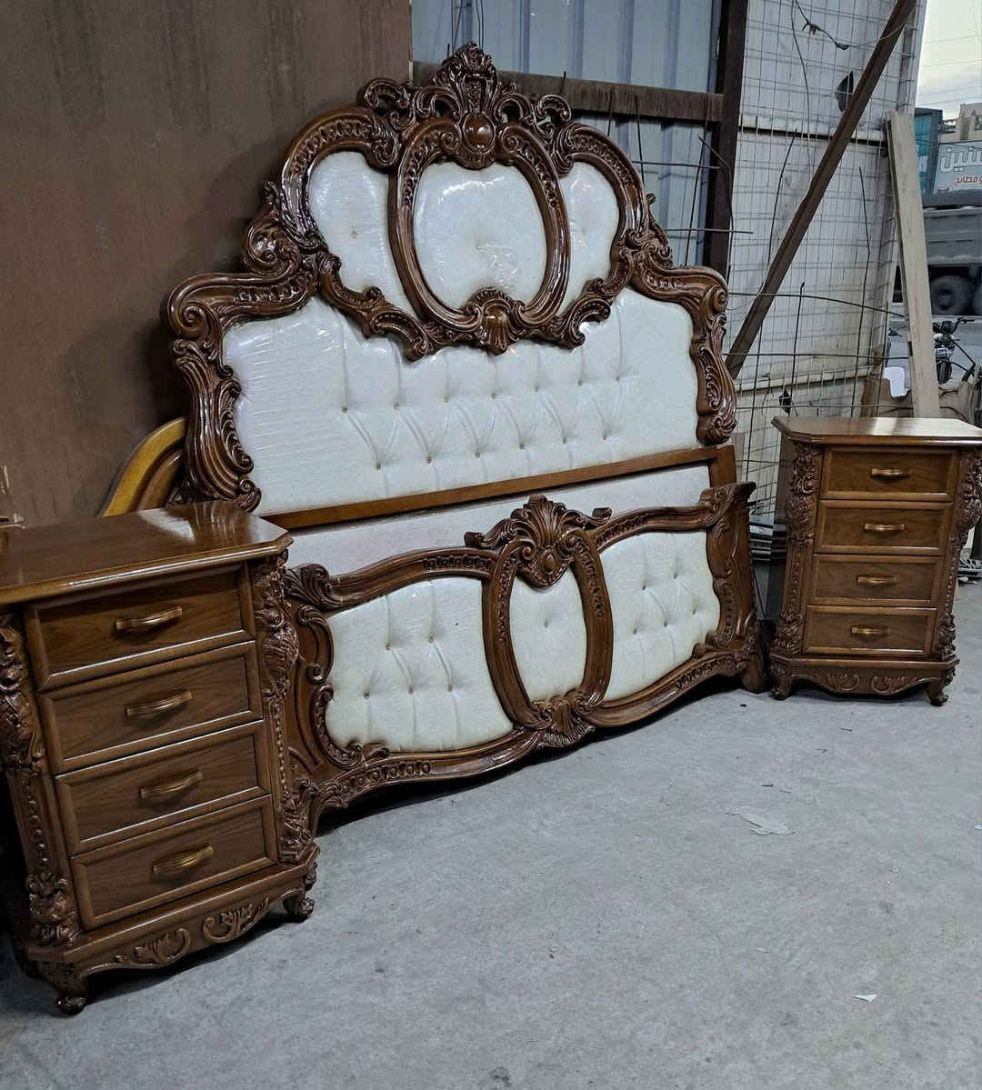 يعلن معرض الموسوي عن وجود غرفه نوم مستعمله اخت الجديده موديل كوخ داخل وخارج صاج ضهر جرجوبه دنك زان مصري نوع الثقيل ونقش الجربايه زاويه كنتوريه بابين وملحق زان مصري الغرفه ولا غلطه بالعافيه التكون من نصيبه العنوان بغداد يوجد توصيل لكافه المحافضات اي استفسار خاص او الاتصال 
***********
***********واتساب
