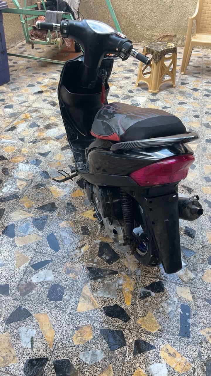 السلام عليكم ماكس عدله للبيع دراجه بوشه 55 لاتنقص ولاتبخر ويلاتها رياضي دبل امامي رياضي كزوز رياضي FMكلجات خلفيه رياضي شعله ومعدل بل مشي شغاله سلف وهندر اشاير وهورن لايتها الأمامي موجود يدات بانزين رياضي يدات بريك رياضي سعرها 550وبيها مجال للشراي رقمي ***********
