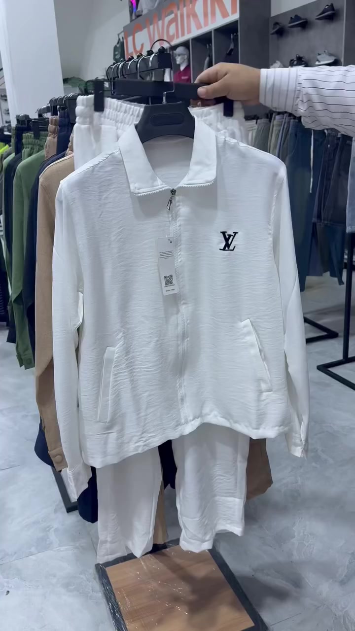 سوت تركي خامه خفيفه 
متوفر بجميع الالوان 
مجمع BOX للألبسة الرجالية 
كوت الزهراء تقاطع ابو علي الكهربائي


**إذا كنت صاحب هذا الإعلان وتريد حذفه لأي سبب، رجاءا أرسل رسالة إلى الدعم الفني**