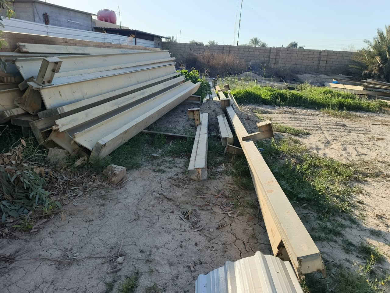 شيلمان الاول الصدامي كميه كبيره سعر المتر 70الف وبيها مجال بسيط العنوان قرب جسر عكركوف للتواصل ***********
***********
