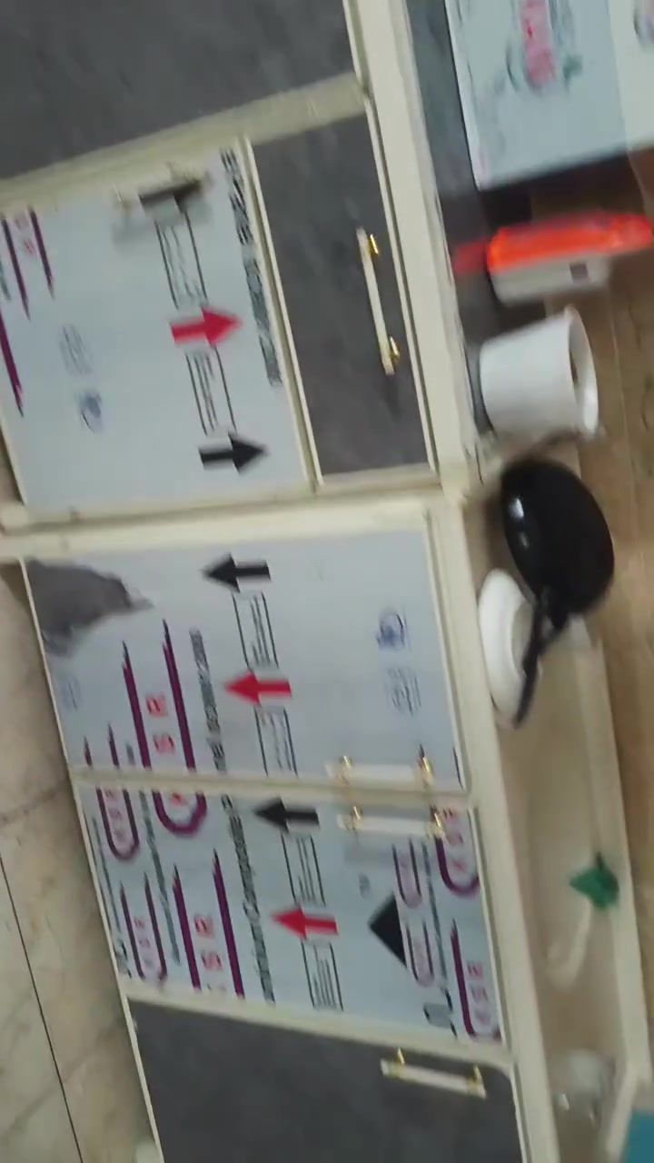 للبيع غراض بيت كامله اكو بعد كنتور ***********
