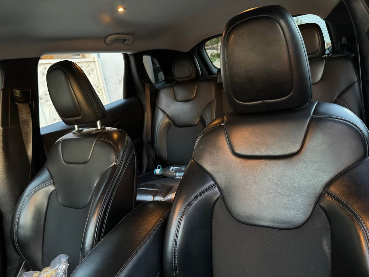 ✨ للبيع في أربيل ✨

🚘 Jeep Cherokee (بزون)
موديل 2019
محرك 4 سلندر 2.4L

🔹 فئة Latitude Plus
🔹 بصمة + تشغيل عن بُعد
🔹 هاند بريك بصمة
🔹 مقاعد جلد
🔹 شاشة وسط
🔹 كرسي سائق كهرباء
🔹 تحكم ستيرن جهتين
🔹 كروز كنترول
🔹 تحكم صوت
🔹 أندرويد أوتو + آبل كار بلاي
🔹 لايت زينون مع LED نهاري

✅ السيارة عليها أدامة كاملة ومتعوب عليها
✅ رقم أربيل باسمي

🔸 ملاحظة: حادثها (جام لغ +بنيت)
🔸 بدون ايرباك – كلها سليمة، الحادث سطحي وصور الحادث موجودة

💵 السعر: 14,500 ورقة 
📍 الموقع: أربيل
📞 الهاتف: ***********

للاستفسار مراسلة أو اتصال 📲 أربيل, العراق
