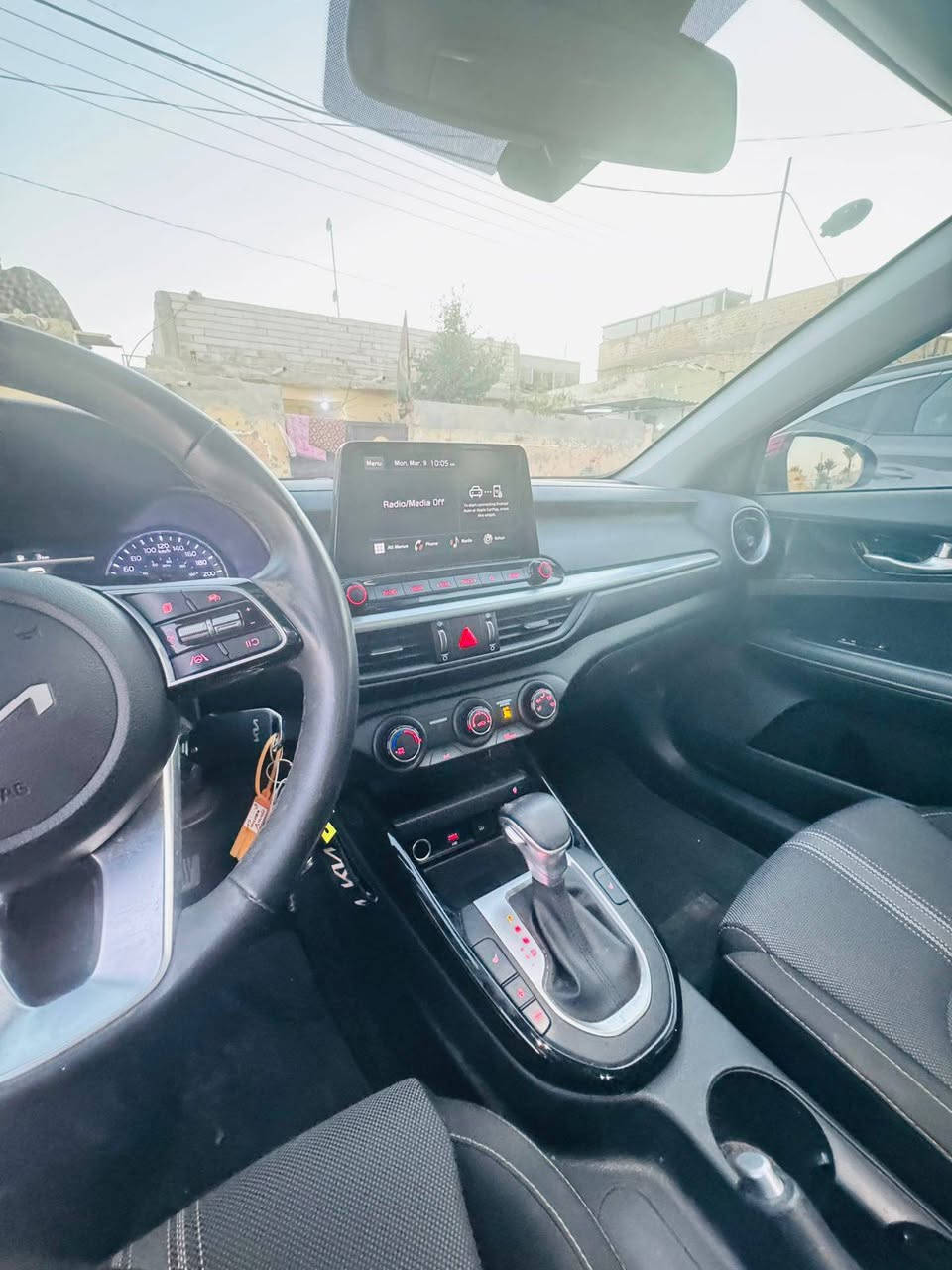 السلام عليكم كيا فورتي 2024 فوول موصفات عدا بصمه 
كشنات دفئه 
استيرن دفئه 
فتحه قطعتين تبريد 
تحديد مسار مثبت سرعه شاشه كبيره 
سياره دخول جديد شهداء تترقم 
مكان السياره الدوانيه الحمزه الشرقي 
السعر ب165
رقم ***********
حادث سياره ناشره ويه منشور
