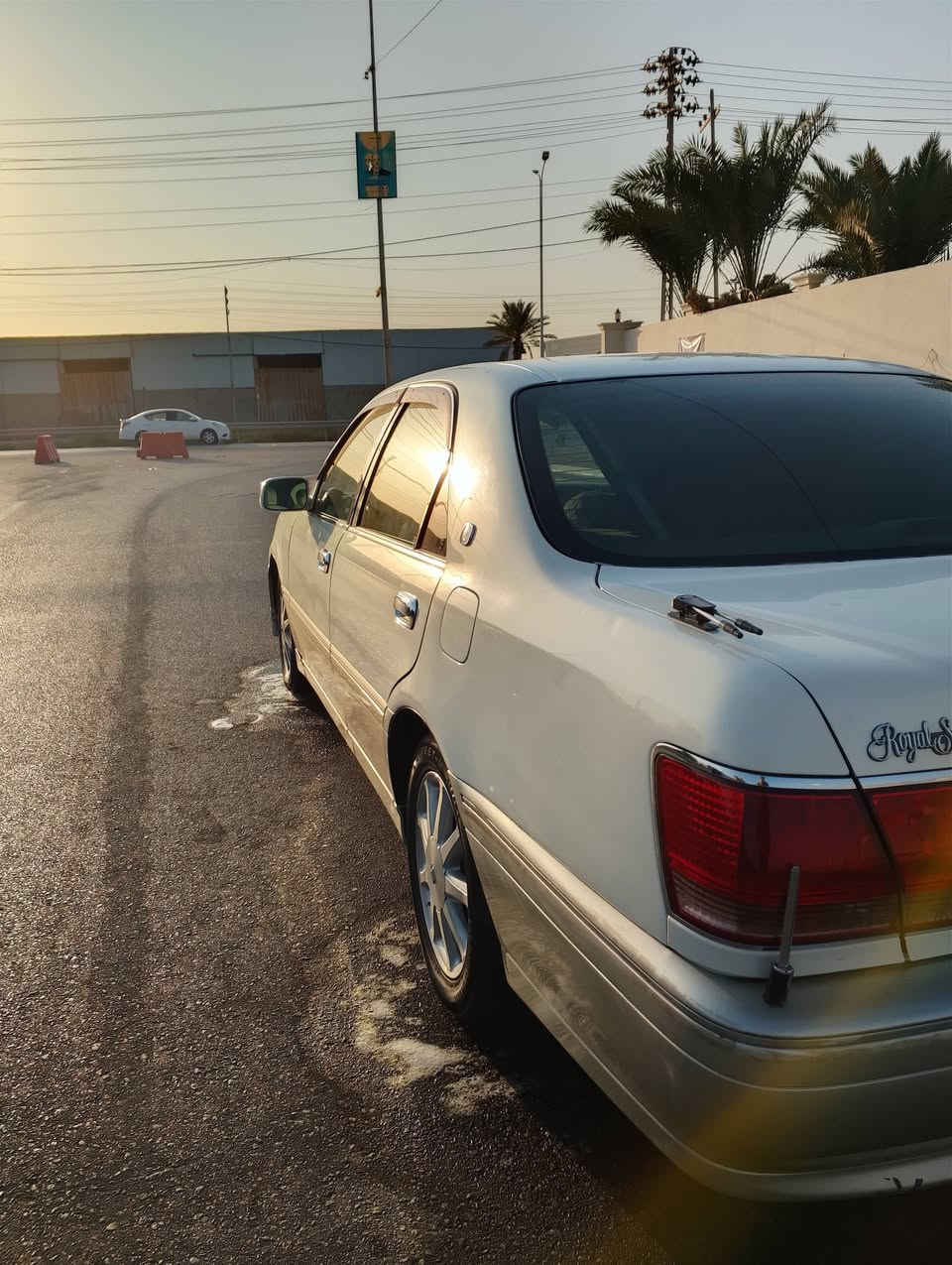 سلام عليكم  ملكه للبيع  موديل 2003اصل مدفوعه كمرك وضريبه كامله باقيه عل رقم فقط مكفوله من الكص ونقل جثه  ورسميات وضربه  ما عده طخه خفيفه بل بجم  باقي كفاله سياره جديده بمعنه الكلمه شاصي 75/-قرار 48/ كير ومحرك بل كارتون ديفور الجبير  تحويره نجف فوك وجوه دشبول عارف العيساوي  موصفات سياره  3دكم  مانع نزلق.    مري شفط /ستيرن كهربائي / كشنات كهربائية /كلشي بيه شغال تبريد ثلج / السعر 110وبيه مجال /الرقم***********/اتصال  واني خادم
