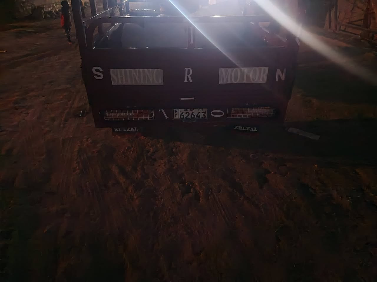 مراوس بسوده واريد جديده حيل نفسه مسجله رقم وسنويه بسمي او بيع 3650 وبيه مجال


**إذا كنت صاحب هذا الإعلان وتريد حذفه لأي سبب، رجاءا أرسل رسالة إلى الدعم الفني**