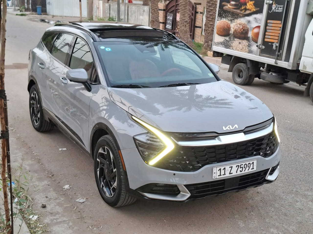 سلام عليكم 
سبورتج برستيج امريكي اعلى مواصفات بالسبورتج  موديل2024 ماشيه 17 ميل
حاثه جاملغ وبنيد بدون ايرباك جاملغ نقسه معمر وبنيد مبدل
محرك 2500 gdi 
الي ميعرف مواصفاتها إليكم التفاصيل:
بانوراما
اربع كامرات
نقطه عمياء 
فول بجم زنون و بلوجكتر
بيانو بلاك
جنطه كهرباء ( فتح عند الاقتراب )
اشاره ترحيب عند الاقتراب
فتح النوافذ من الريموت
تشغيل عن بعد
كشنات ميموري
كشنات كهرباء تبريد و تدفئة و ستيرن تدفئة 
بريك ذاتي خلفي و امامي ( مانع تصادم )
كيجات تتحول كامرات عند فتح الاشاره يمين او يسار
اطفاء المحرك عند الازدحام 
اوتو هولد
سايد بريك دكمه
اناره داخليه فول لد لمس
منافذ شحن تايب سي( امامي خلفي بالكشنات ) و شاحن لاسلكي
انظمه قياده متعدده
فول تحكم ستيرن
محافظه على المسار 
قياده شبه ذاتيه
رادارات اماي خلفي جانبي
شاشه كبيره متصله 
تبريد شاشه لمس
داخل احمر
اشاير بالمري
حساسات امامي خلفي
نزول منحدرات
سماعات هارمن
تخم تايرات جديد
ارضيات رزلاين
رقم جديد بغداد وهزه جديده
السعر 235$  وبيها مجال 
الاتصال(***********)عنوان بغداد الحسينيه
