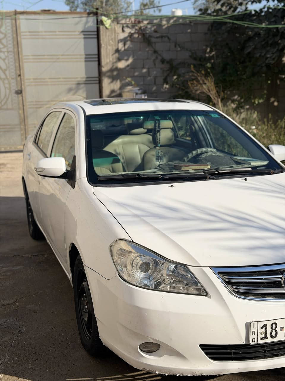 يالله اللهم صلي على محمد وال محمد سياره BYD(2013)مكفوله من الضربه والصبغ فقط الجاملغ الي موضح امامكم والسونار هم امامكم محوره كير ومكينه كورلا المرغوب ١٨٠٠ حداديه جديده تايرات جديده تبريد شغال ثلج السياره بأسمي سنويه لل٢٨. والسياره بعد احلا من الصور السعر ٦٥ وبيه مجال للتواصل ***********  او تفضلو خاص
