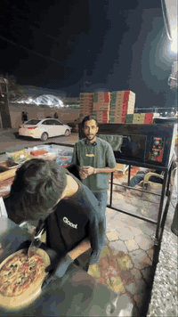 بيتزه زهور🍕
العنوان:شعله الخطيب زراعي شارع مشمشه قرب جامع الامامين 
صغير: 3 الاف
وسط: 5 الاف
كبير:7 الاف 
لحم بعجين: الاف
عروض: اربع بيتزه صغير معا لحم بعجين وحده ب10 
عرض ثاني: ثنين وسط وحده كبير ب15 
توصيل مجاني🚚
***********
