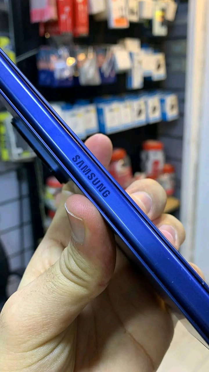 السلام عليكم
Galaxy Z Fold 6 ذاكرة 512 ضمان عين الفهد اخو الجديد شرط وملحقات كاملة 
مليون و100 الف 
بغداد الحارثية


**إذا كنت صاحب هذا الإعلان وتريد حذفه لأي سبب، رجاءا أرسل رسالة إلى الدعم الفني**