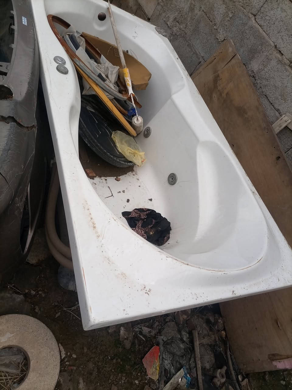 السلام عليكم للبيع بانو ممستخدم جديد الستفسار خاص او على رقم ***********
