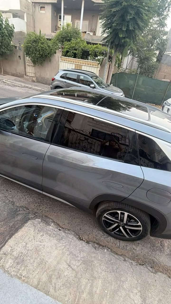 بیوایدی سۆنگ ئێڵ مۆدێل 2025
  2900کم ڕۆیشتووە
کاتی شکاوە مانگ ونیوێکە شوختێکی بچوکی هەیە 194 وەرەقەو مەعامەلەکی کەم
مۆبایل *********** أربيل, العراق
