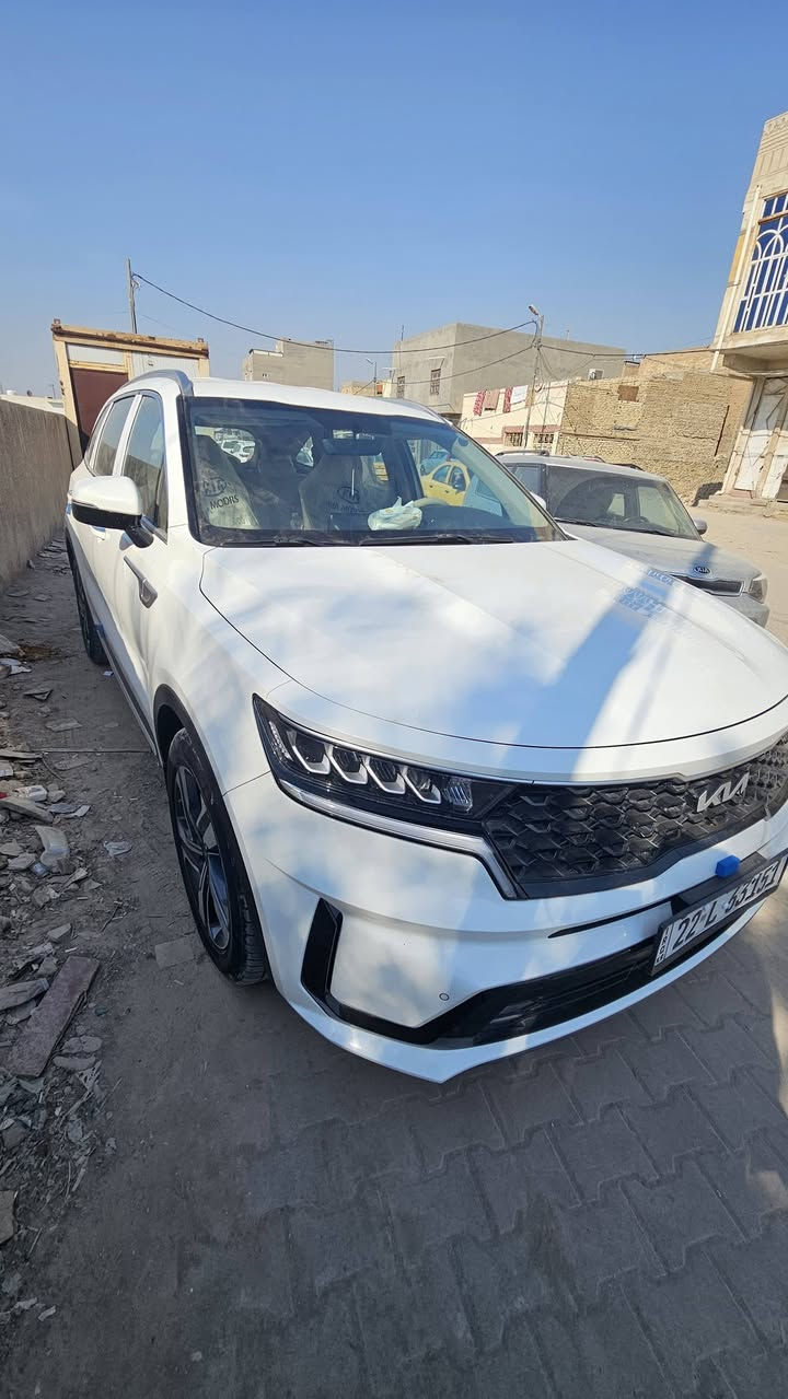 ♡سورنتو  للـبـيـع ♡
سورنتو 6 سلندر 2022 
- لوحات اربيل بأسم شركه-
- مكان السيارة ديوانيه المركز-
-سياره كفاله عامه من كلشي
حتى من الشخط

الموديل : 2022. (خليجي) . 
المحرك  : 6 سلندر 3500cc 
العــــداد :  46 الف كيلو متر . 

المواصفات :
* شاشة عدادات متغيرة.
* كشنات كهرب 
* هاند بريك بصمة . 
* كير مواس 
* صندوق كهربائي .
* بردات أبواب خلفية . 
* اطار قياس 255/45R19 انج .
* تخم اطارات جديد 
* دخول وتشغيل بصمة .
* أنظمة قيادة متعددة .
* شحن وايرلس .
* كاميرا خلفية . 
* المصابيح الأمامية زنون .
* كشافات الضباب زنون . 
* تشغيل عن بعد .
* مقعدين الامامية كهرباء .
* نظام APPLE CARPLAY.
* انارة داخلية متعددة الالوان.
* حساسات خلفية وامامية .
* دوسات جانبية .
* مكيف 3 قطع مع وحدة تحكم منفصلة .
* السعر / $𝟮𝟴𝟱 『بيه مجال』.
* سياره جديده كلش لزكات الشركه بيها 
__
* للأستفسار / ***********
