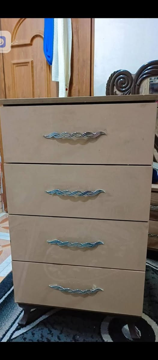 غرفه نوم مستعمله نضيفه  السعر 8000 وبي مجال  ‏‪***********‬
