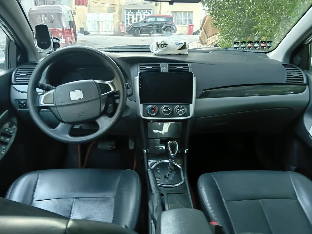 سلام عليكم سايبا اريو موديل ١٩ الف كير مكينه تبريد مكفولات صدرامامي خلفي خير من الله قطره صبق ماكو سبير مانزل سعر ٧٠ وبيها مجال مكان سياره بغداد الرحمانية شعله ***********
