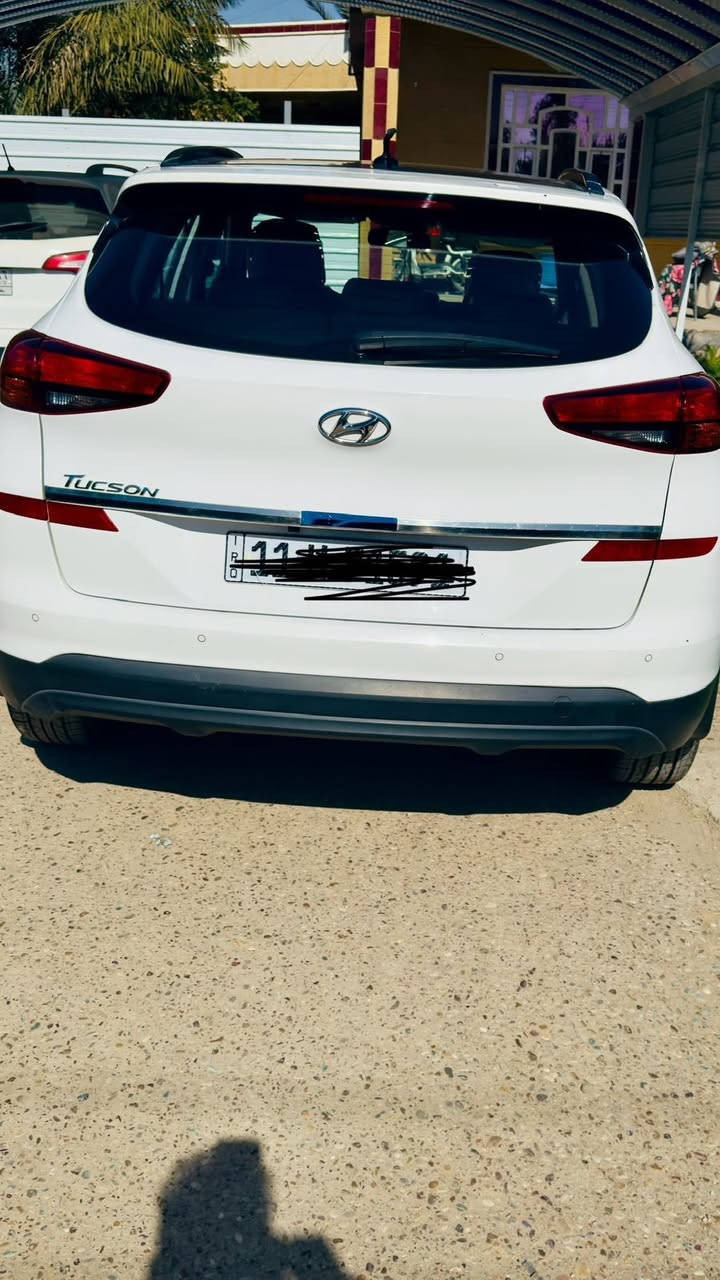 سلام عليكم
توسان موديل 2020 خليجي 
شركه الكاصد 
خمس عدسات 
حساسات 
مري شفط
محرك 2000  مكفول لا مفتوح ولا شي 
سايد بريك رجل 
سياره ماشيه ٦٨
كشنات جلد كرسي كهربائي 2
رقم بغداد نكليزي 
دوشمه كامله 
سياره جاهزه من كلشي 
سياره مكفوله 
السعر ٢٢٥وبيه مجال
مكانه بغداد
***********
