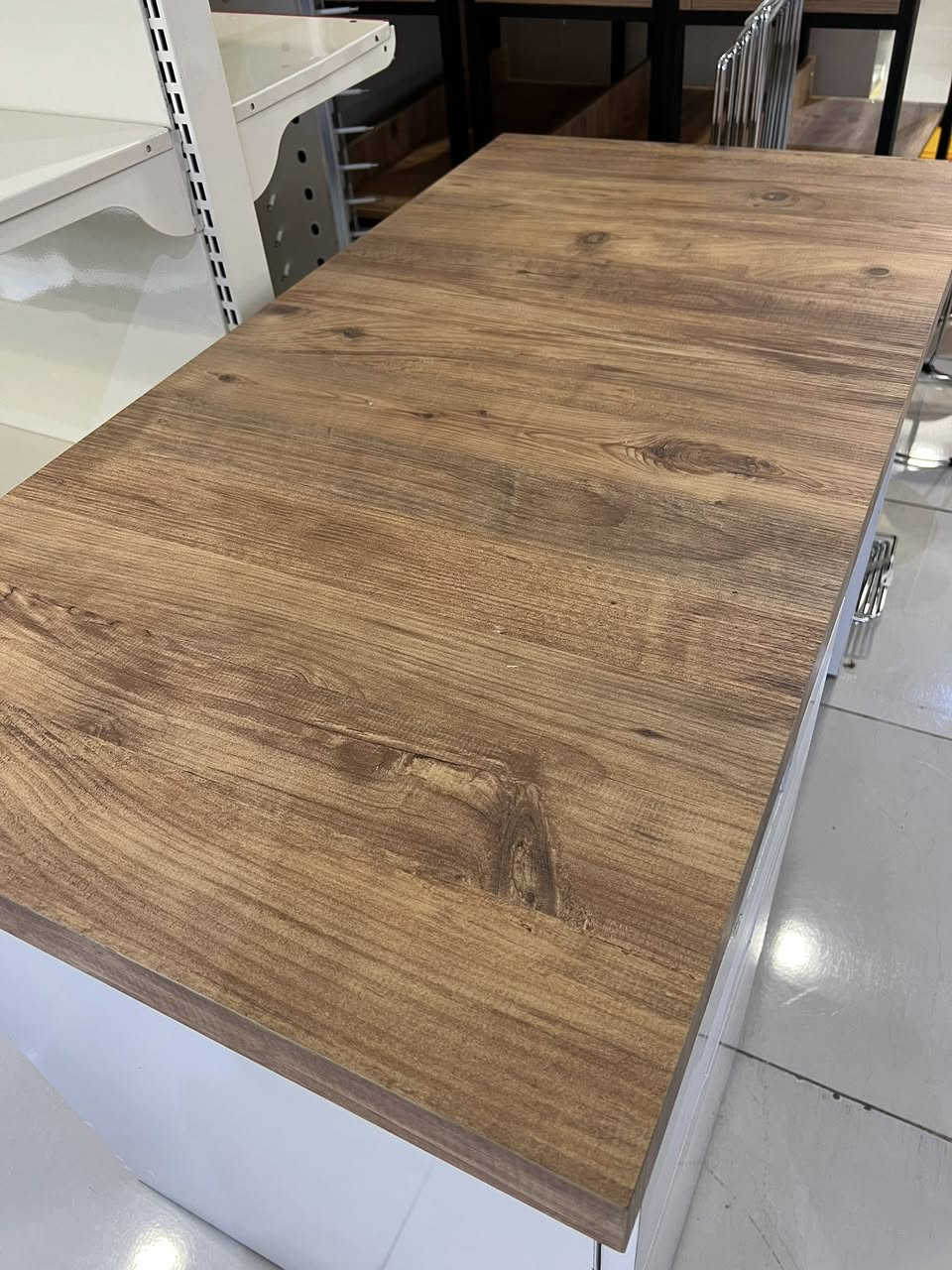 ميز كاشير + كمينك  متوفر لدى محل سيد
.
الون متعدده .
.
وتساب ***********
