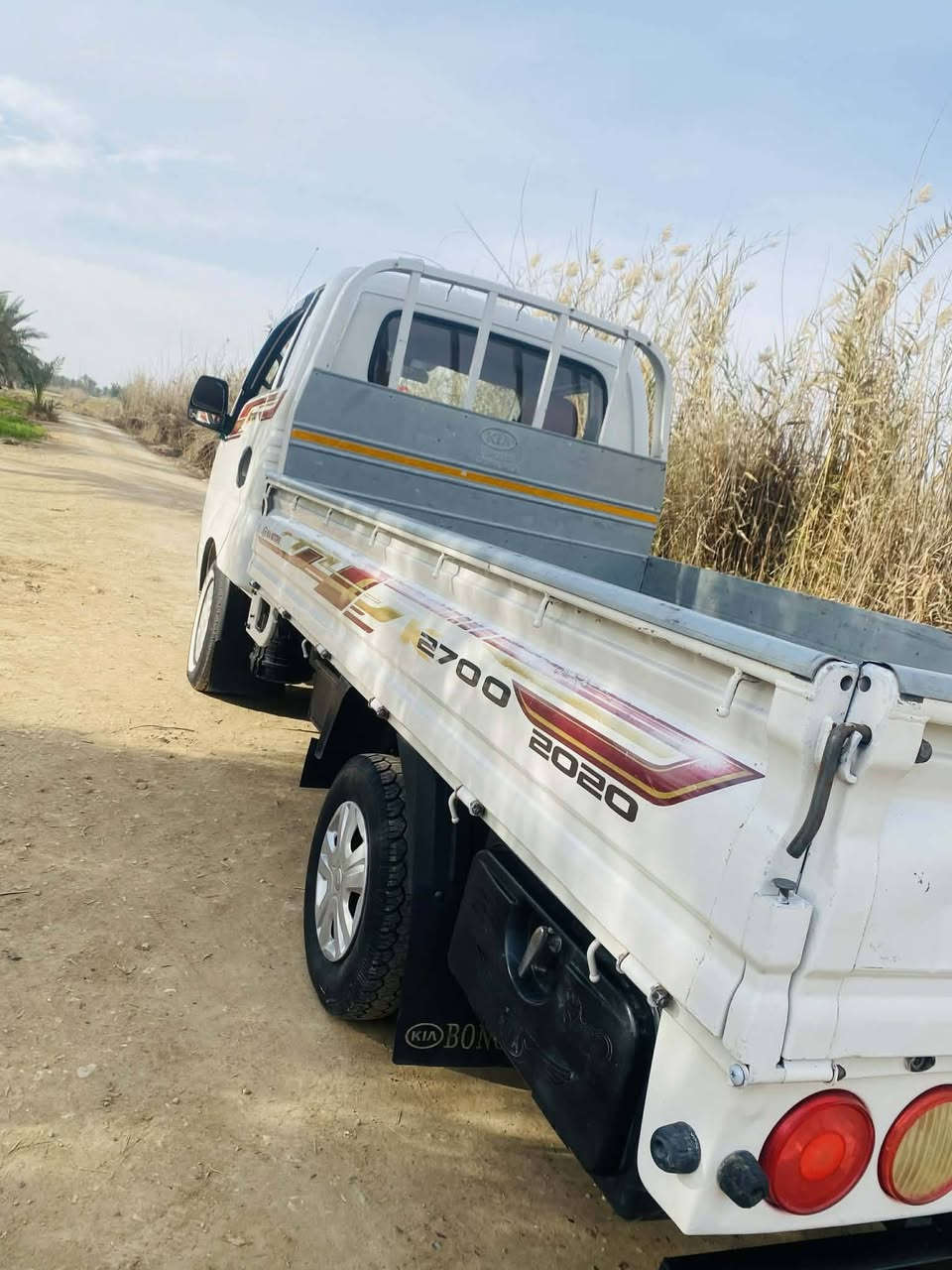 كيا 2015 رقم بابل نكليزي مكفوله كفاله عامه للبيع اوالمراوس   سياره جديده ماشيه 160الف الأستفسار ***********//***********
