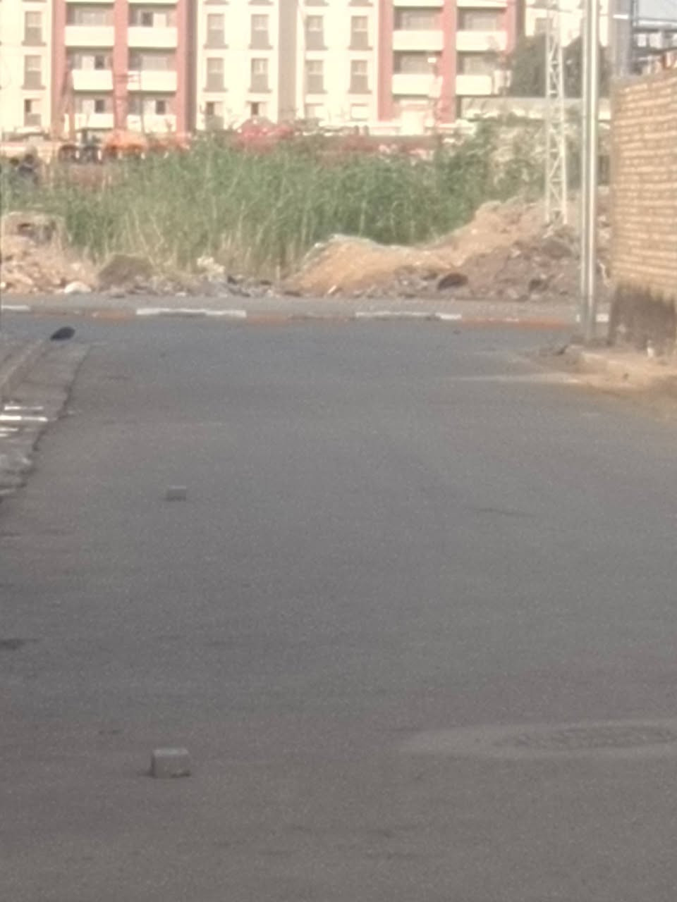 عرصه للبيع حي الفرات قريب على شركه حمورابي خامسه عرصه عن الشارع العام المساحه ١٣٨ الوجهه ٦ متر نزال ٢٣ معرفه تفاصيل أكثر مراسله الصفحه او تصال على الرقم ***********
