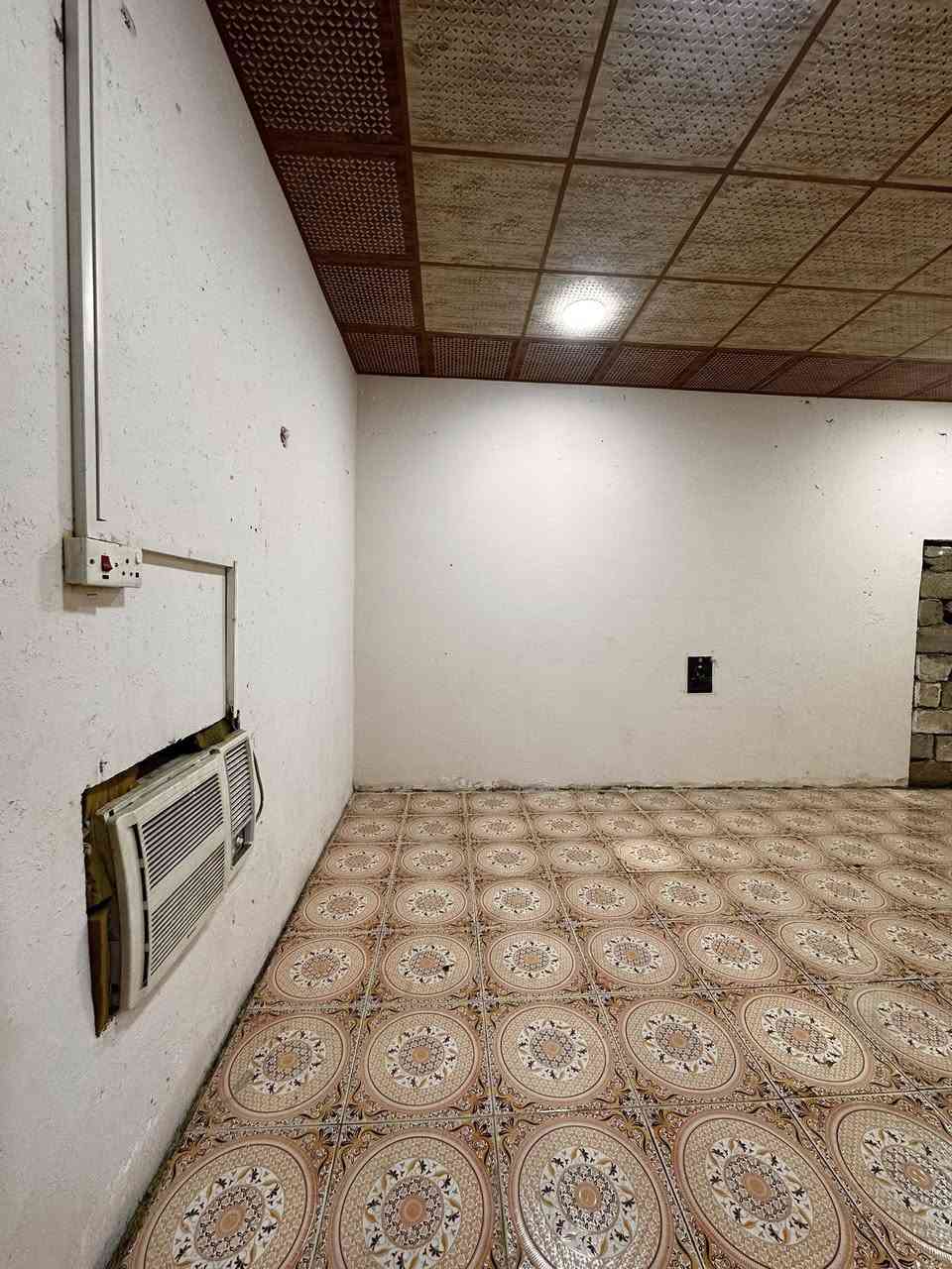 سلام عليكم دار سكن
البيع ابو الخصيب بهل عيد خلاف سوك ابو الخصيب 
مكون من غرفتين وصاله ومطبخ وحمامات ومساحه خلاف البيت وبوجه البيت 
بيت مرتب وسعر مناسب رباط ارظي ورباط شبابيج 
السكف سندويج 
طابو زراعي عراقي اصل 
المساحة 320متر 
السعر 35وبي مجال 
استفسار 
اتصل 
***********
