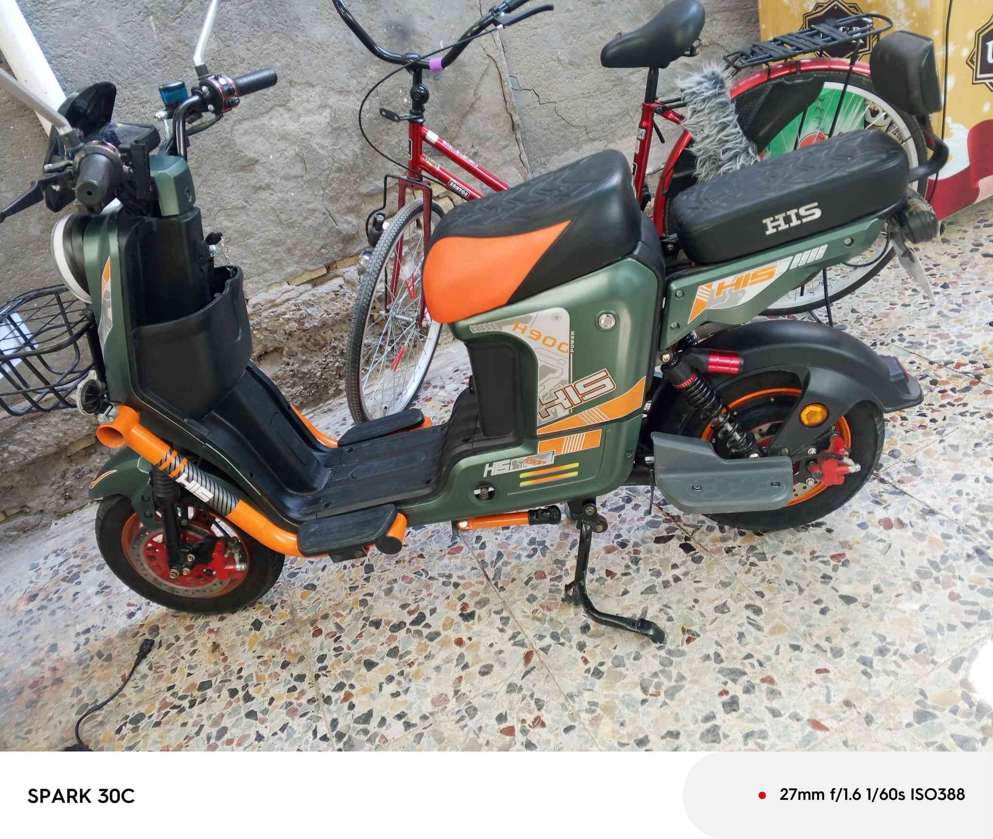 دراجة شحن للبيع ألدراجه نضيفة ما بيها أي نقص المواصفات
1سماعه بلوتوث 
2بريكات دسكات
3شاشة تحديد العطل
4تحتوي على 5بطاريات أصليات
5تشتغل على نظام البصمه ونضام الاسويج

العنوان/بغداد الشعله قطاع ألاول 
التواصل/***********
