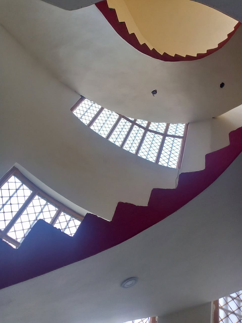 السلام عليكم
دارمع محلات للبيع موقع تجاري المساحه 160 مترسند 25 يحتوي على طابقين الارضي استقبال مطبخ صاله غرفه نوم وحمام الطابق الثاني 3 غرف وصاله وحمام الموقع على الشارع العام الرابط بين مدرسه الأمين والتقاطع منطقه باب الدرب 

بناء البيت حديث
