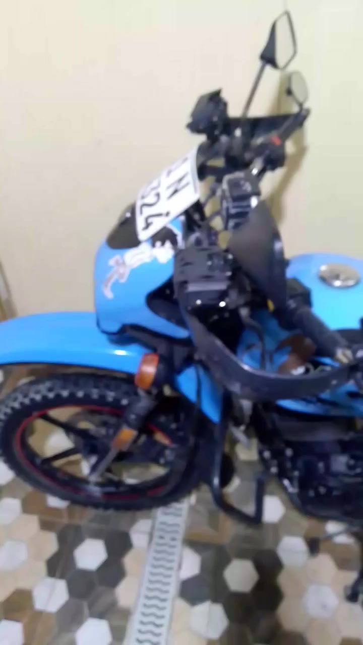 سلام عليكم دايوان مديل 23  مكينه 200ccرقم انكليزي بغداد تحويل شوكت ميعجبك اي نقص مابيه عليه صندوك فايبر كلس ثنين جعب مالته بلاديات يشتغلن ويه الصطابكسل عليه كامره تسجيل فور كي استاند جهاز زوج بلوجكتر بومه اصلي الدراجه خير من الله
السعر مليونين 500 رقم الهاتف ***********
متواجد فيس وتساب
