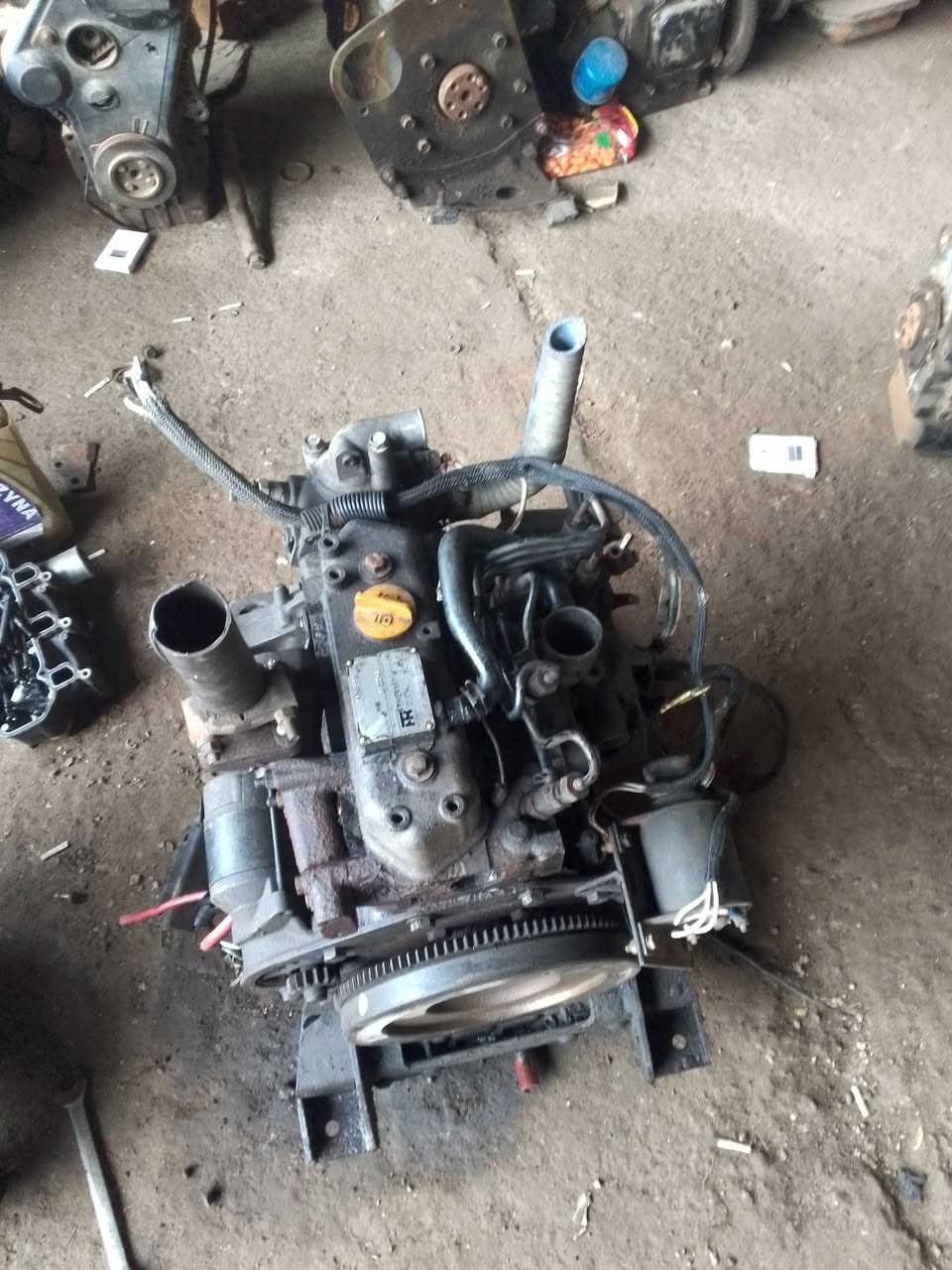 السلام عليكم مولد كابوته 1105 - 7 كيفي ومولد لستر بتر 13 كيفي ومحرك(13KV) كابوته4 بستم ومحركات ينمر ثلاثه بستم واثنين بستم ومحركات سكاي ثلاثه بستم ورؤس توليد 15 كيفي ثري فيز  للبيع العنوان الصويره للاستفسار اتصال على الرقم  التالي: 6225965 0780 /***********
