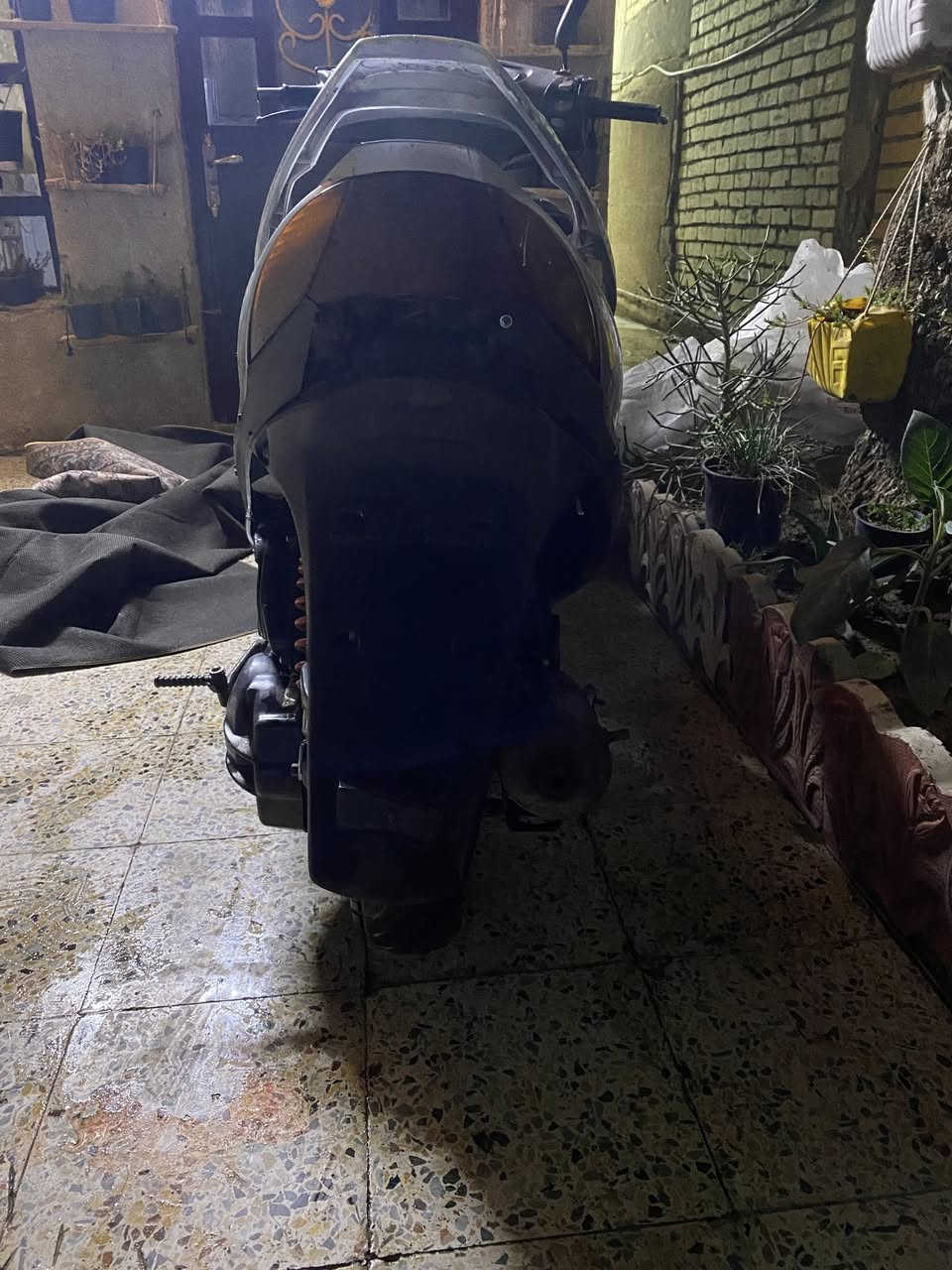 السلام عليكم دراجه ماكس 140 البيع دراجه حلوه ونضيفه شغاله سلف وهندر نقص باتري مكينه ناعمه شلعه ومعدل كفرات بلاديه مكينه بلاديه 
مكاني الغزاليه سعر250اوبيهة مجال رقم***********
