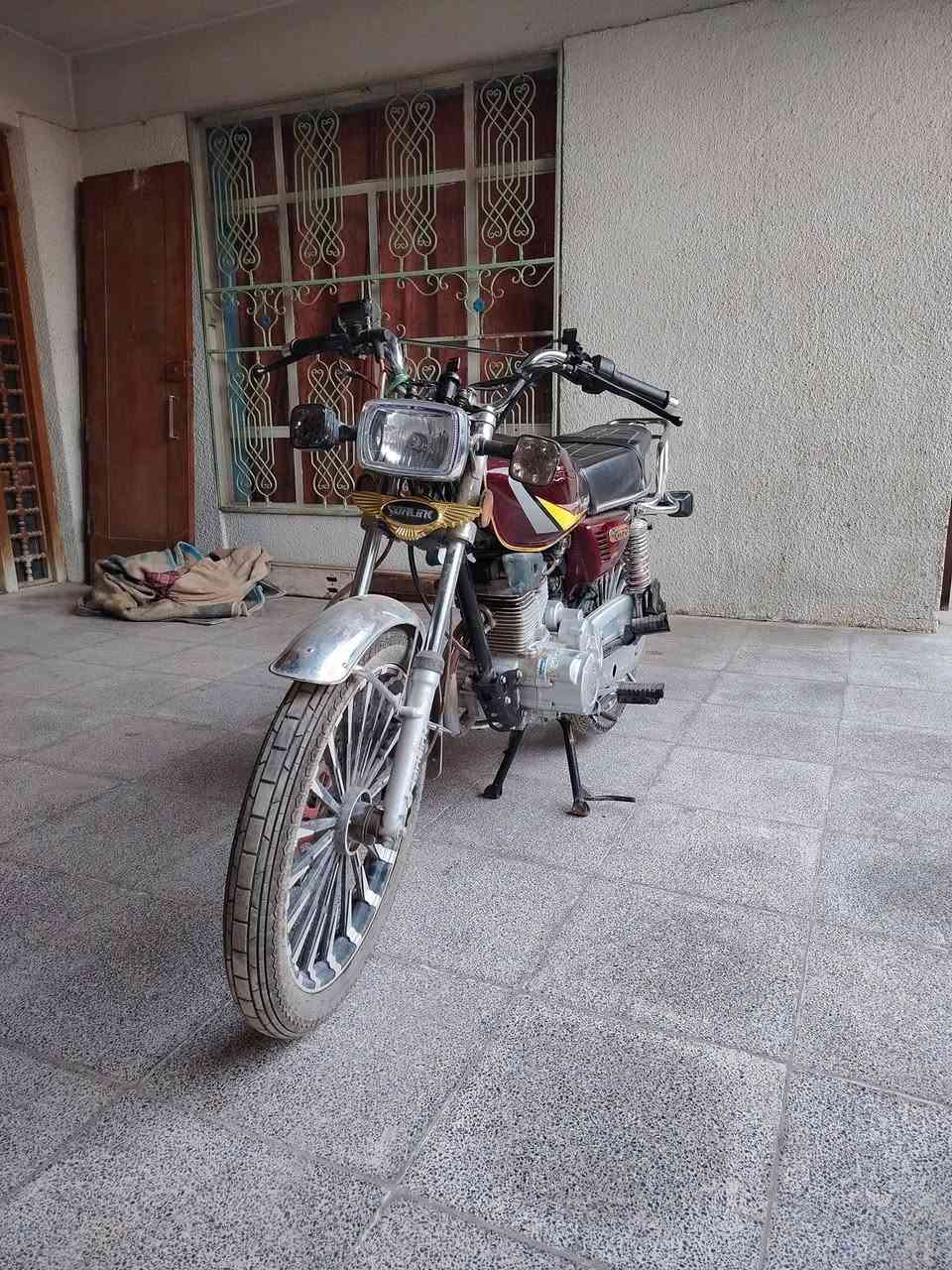 السلام عليكم دراجة إيراني سونك سيفان 2024  للبيع دراجة نضيفة ومرتبة وعليه صيانة كاملة يعني تأخذها وتطلع متصرف شي الدراجة سعرهة 650 وبيهة مجال بعد مكانه بغداد الوشاش رقم صاحبهة
***********
